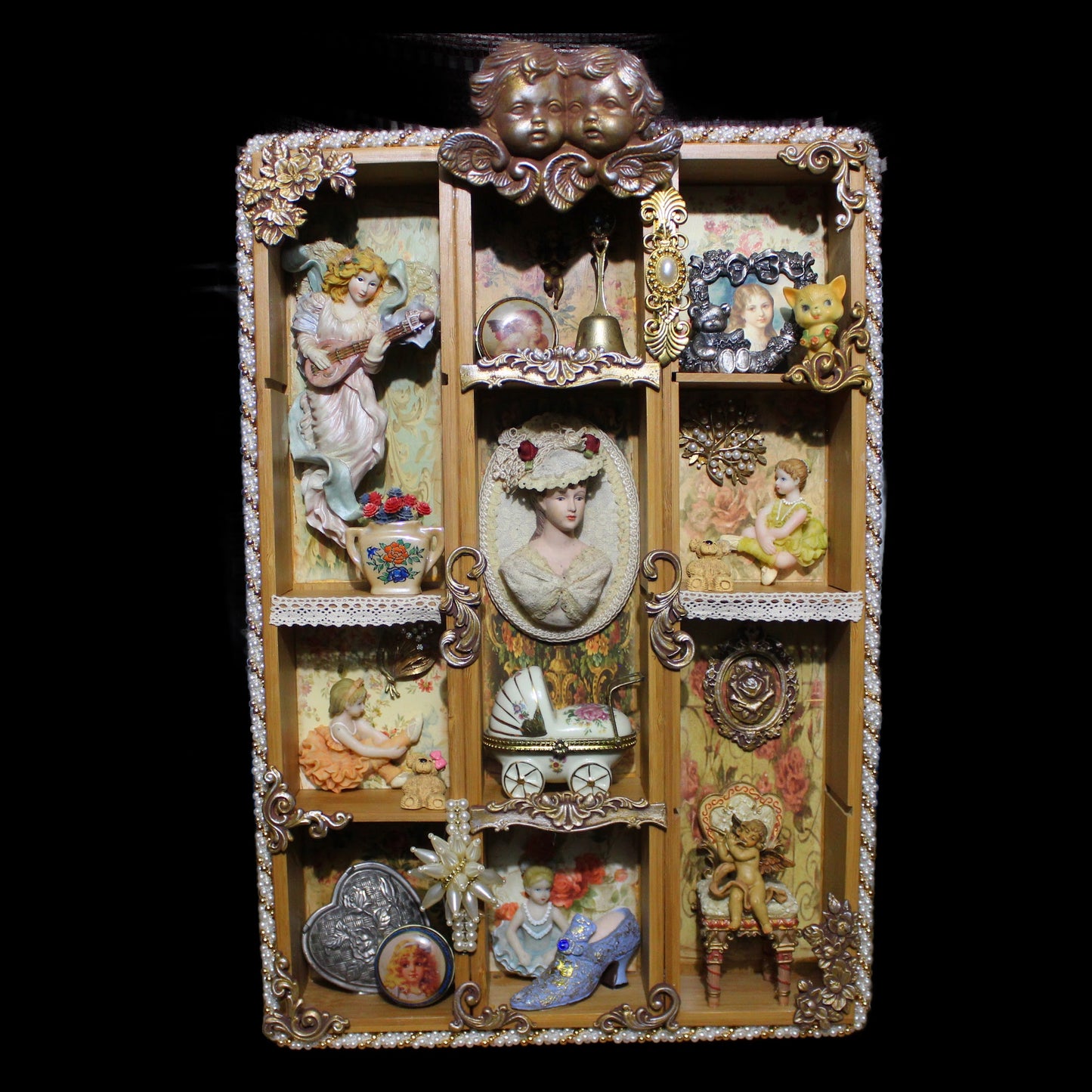 Large Pretty Victorian Shadow Box!