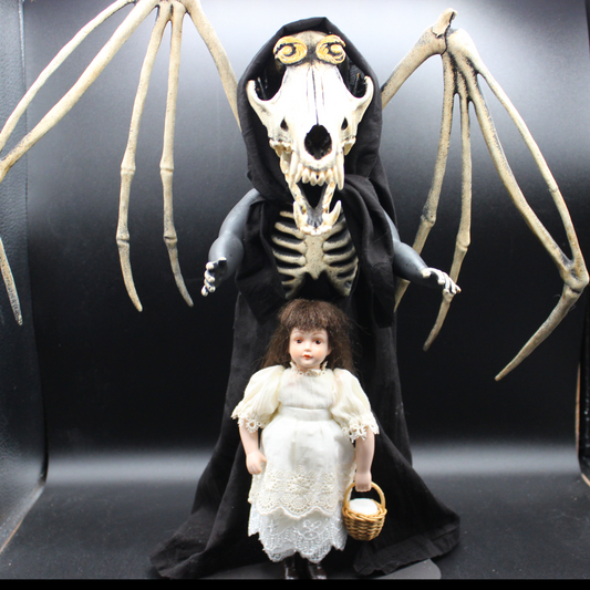 Scary Coyote Skull Reaper Monster Stalking a Little Girl!