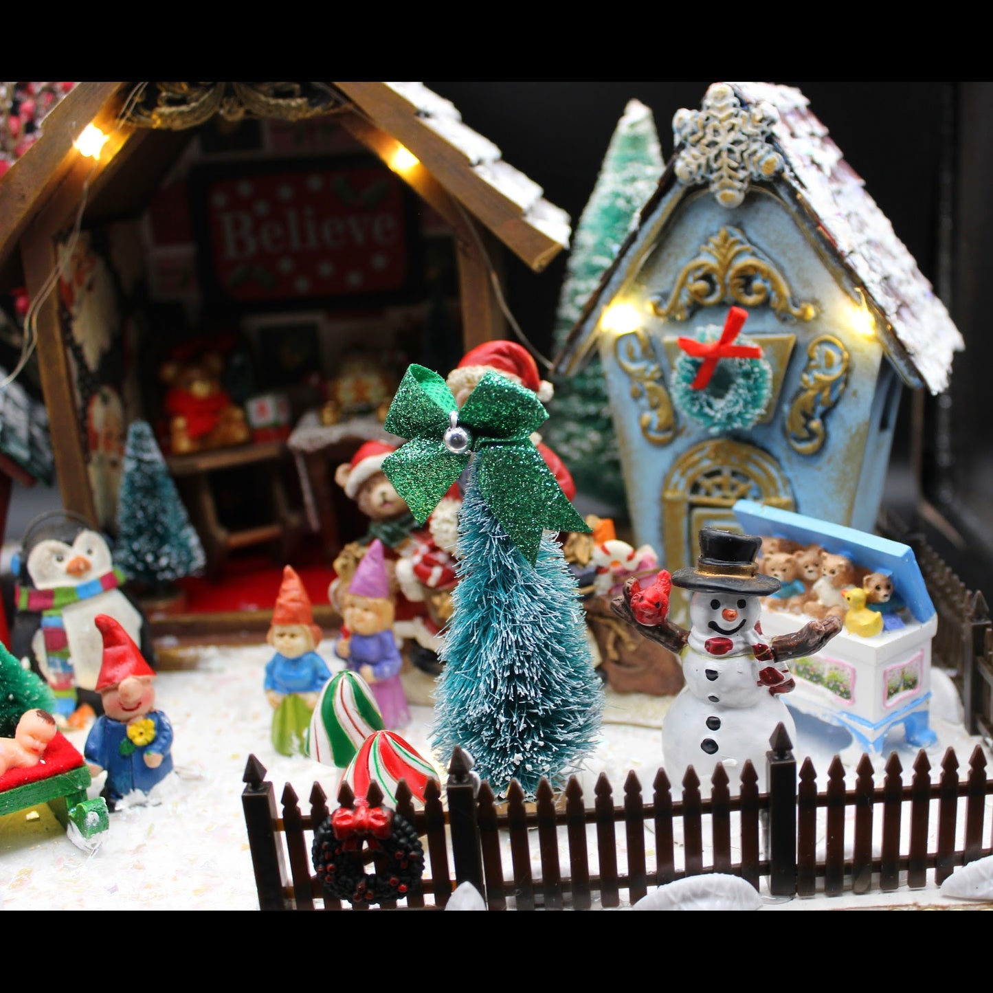 Christmas Village Diorama! Christmas House, Tabletop Centerpiece! Furnished Dollhouse!