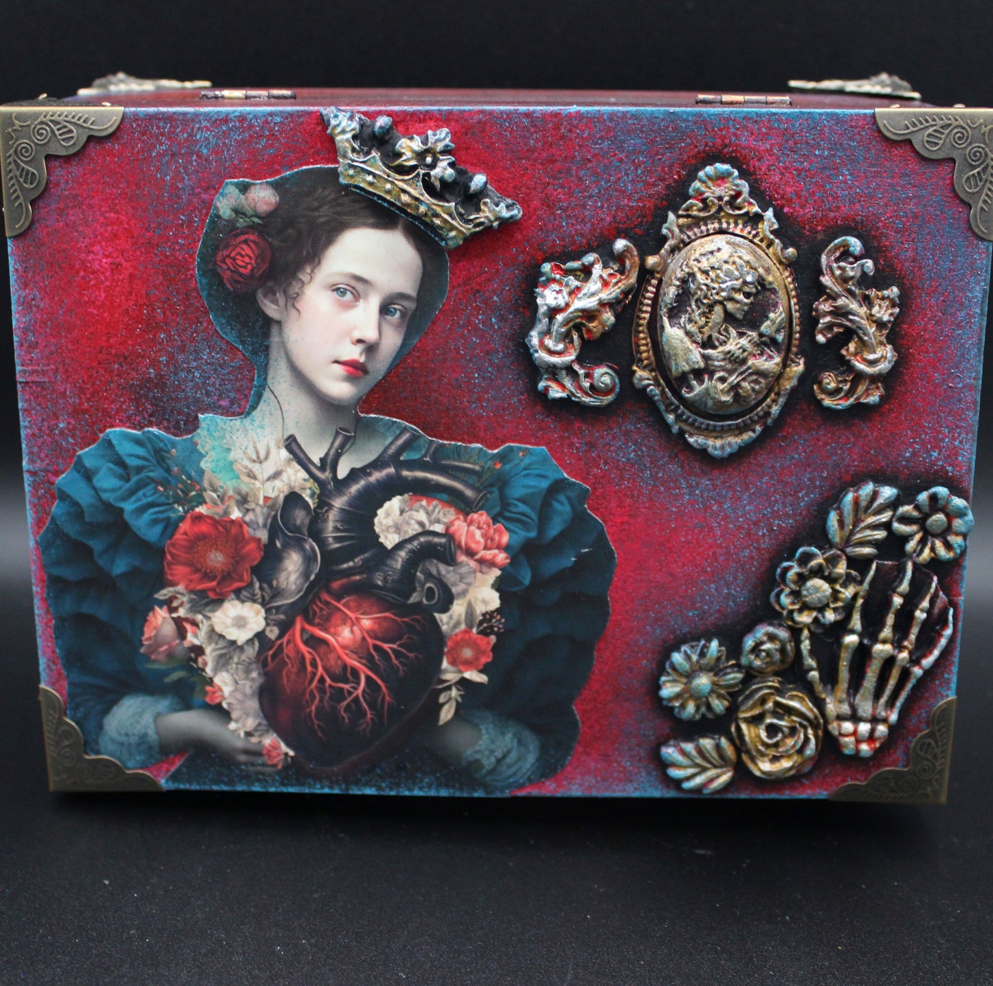 Queen of Hearts Jewelry Box