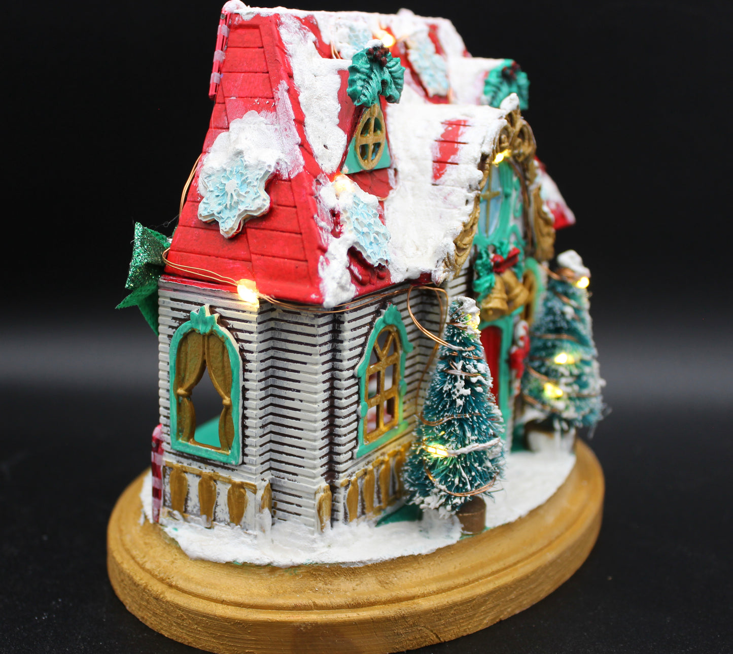 Adorable Lighted Furnished Miniature Christmas Dollhouse!