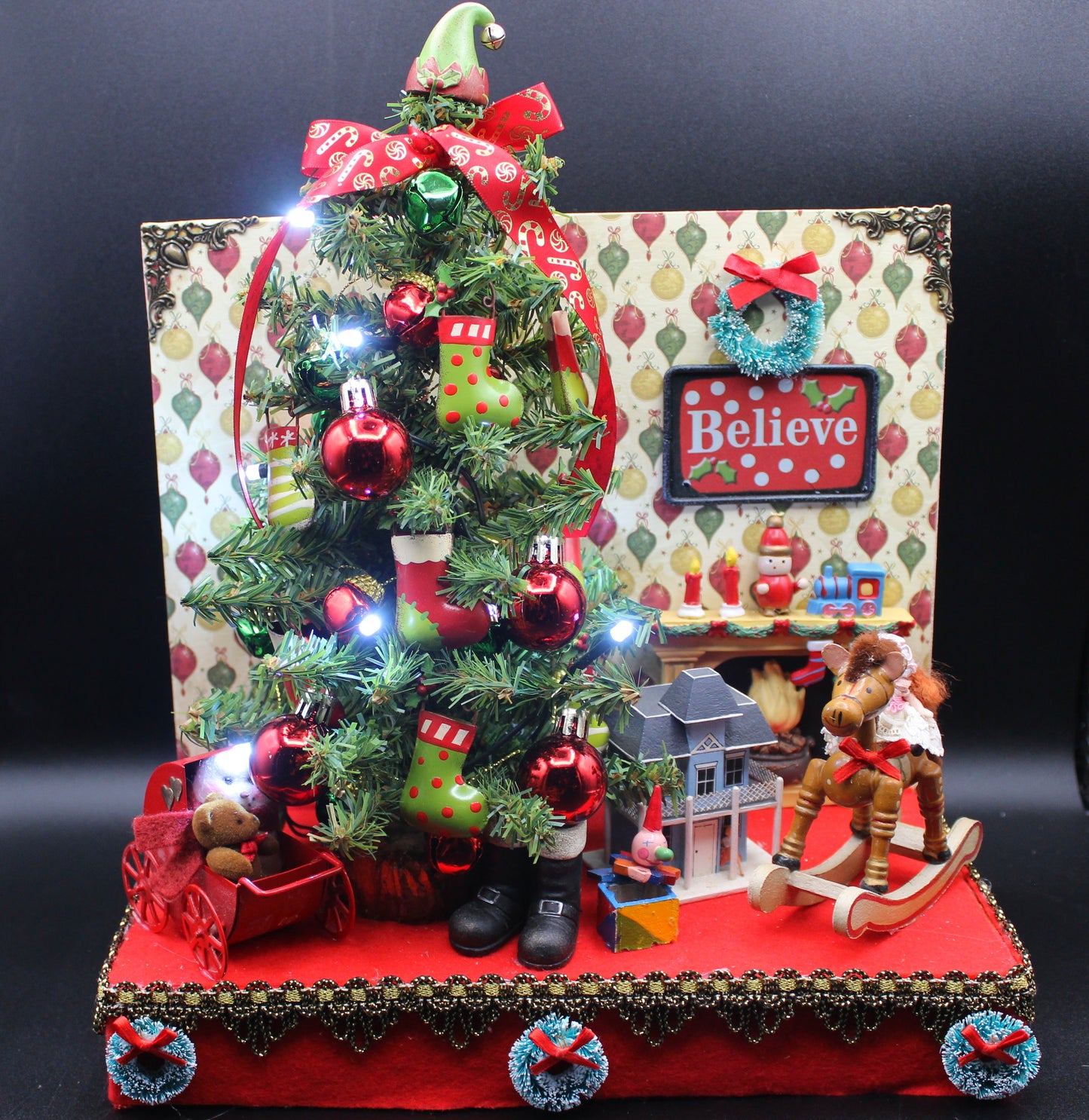 Special Christmas Tree Diorama! OOAK Miniature Holiday Scene!