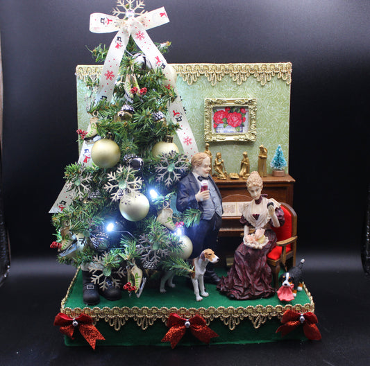 Charming Christmas Diorama!  Decorated Christmas Tree Scene with Vintage Figures! Dollhouse Room Box.