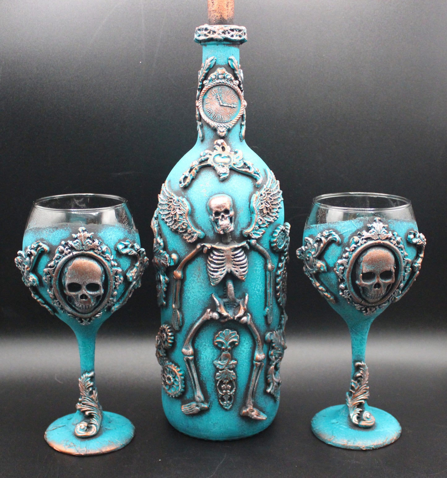 Beautiful Gothic Wine Bottle Set!  Steampunk Skeleton Liquor Bottle with Glasses!