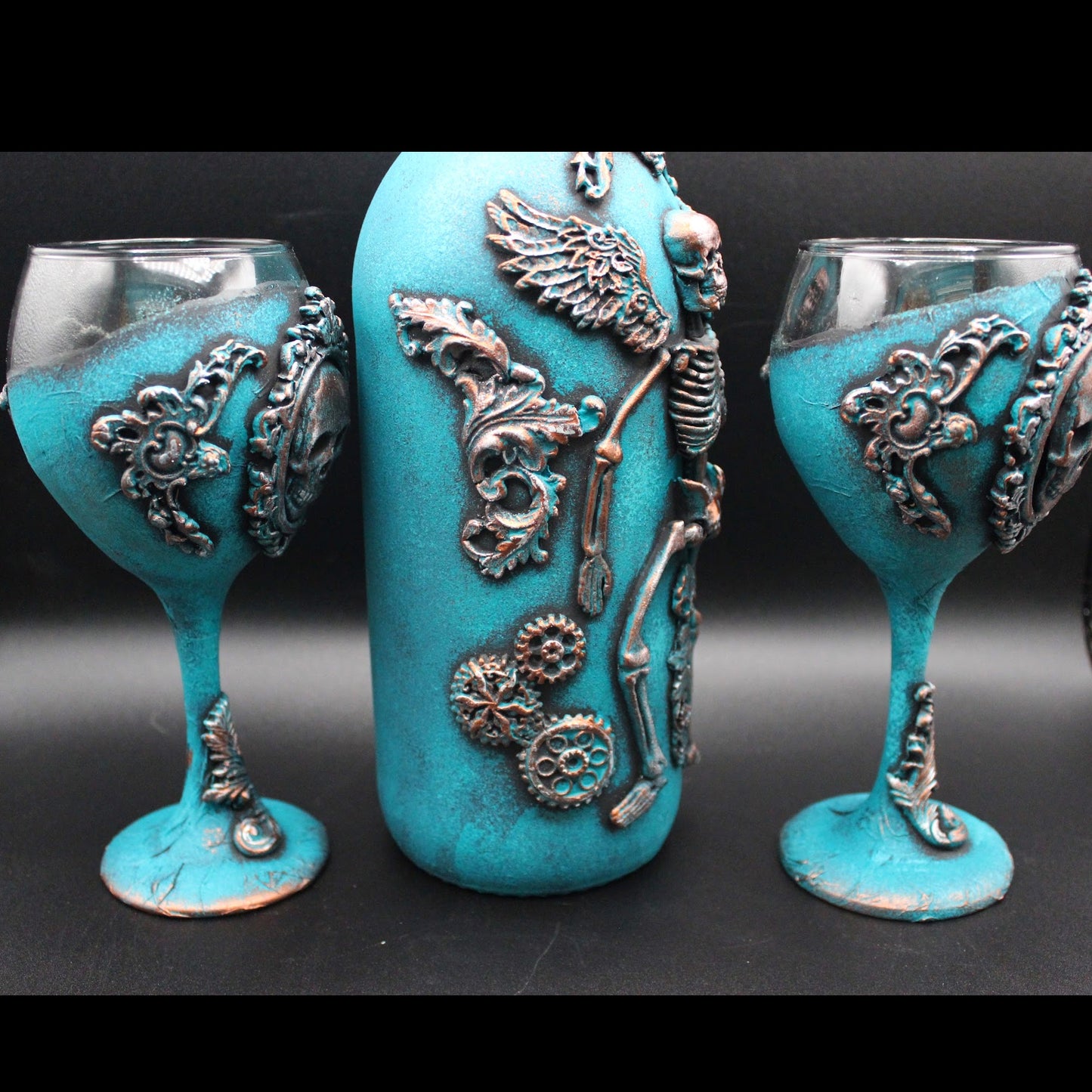 Beautiful Gothic Wine Bottle Set!  Steampunk Skeleton Liquor Bottle with Glasses!