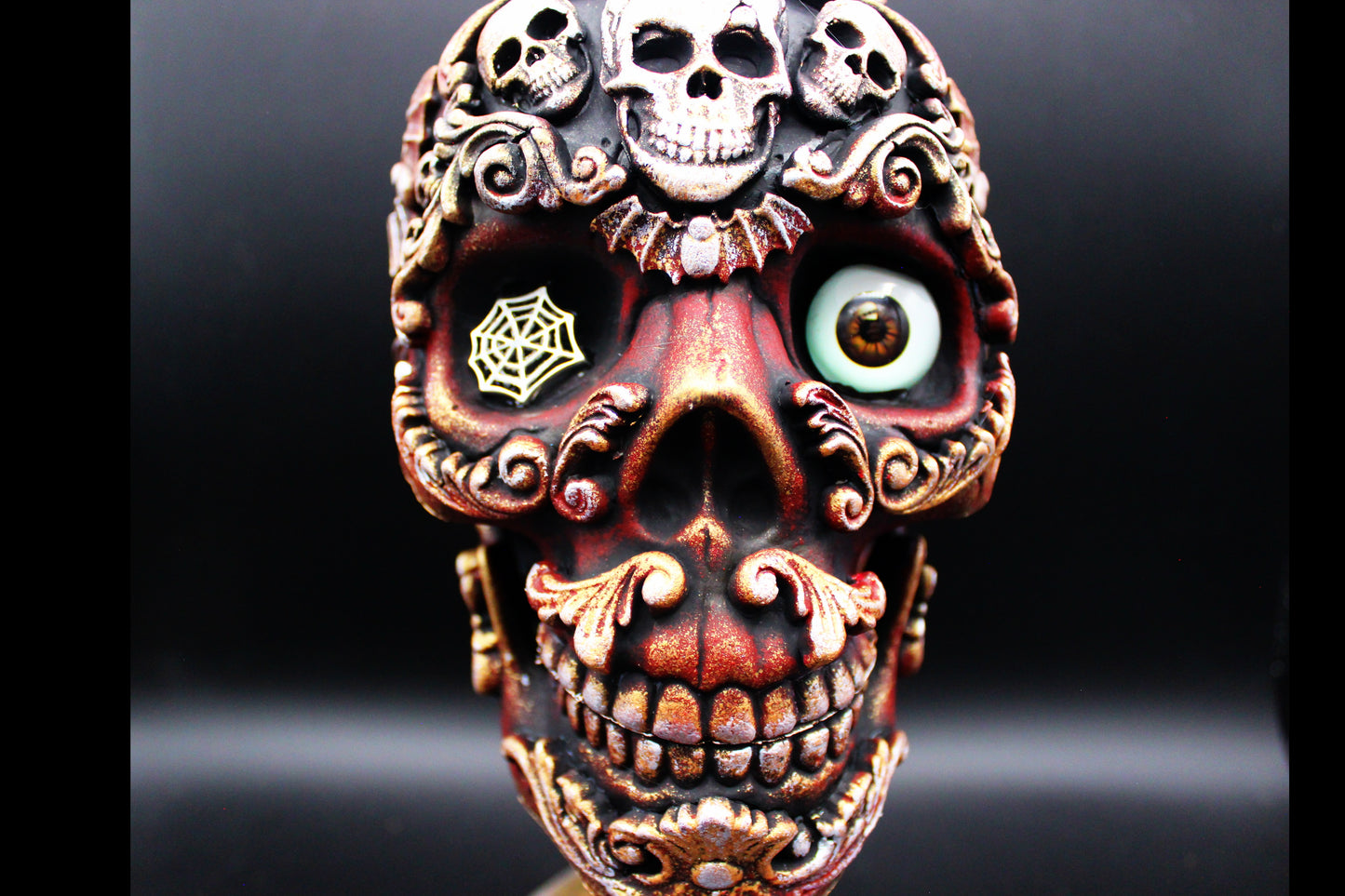 Decorative Skull!  Tabletop Gothic Skull Decoration!