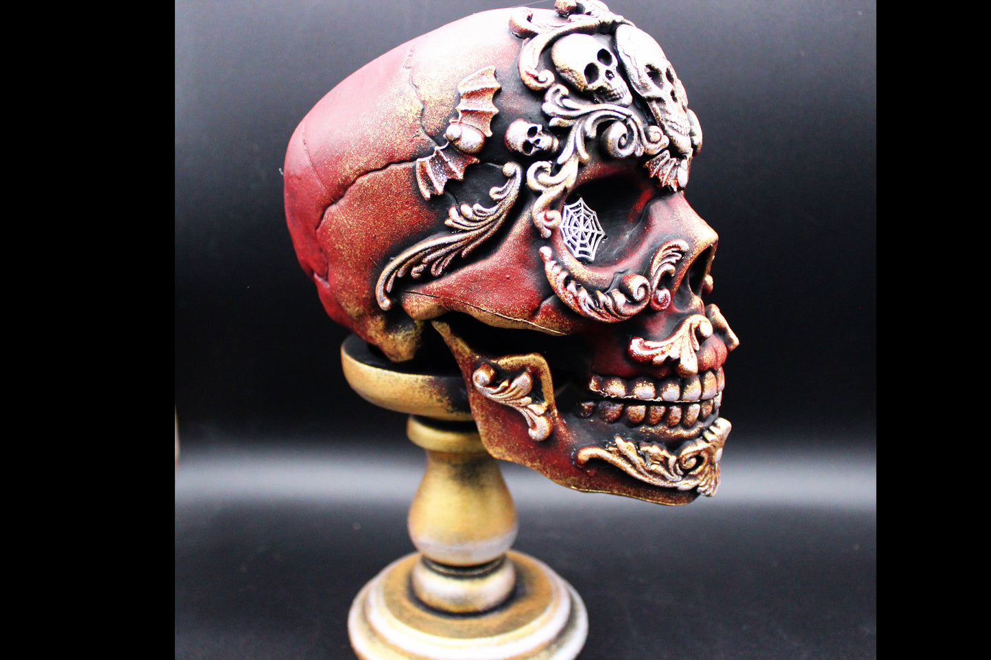 Decorative Skull!  Tabletop Gothic Skull Decoration!