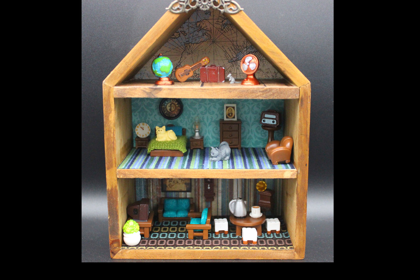 1:48 Scale Adorable Furnished Dollhouse Shadowbox!